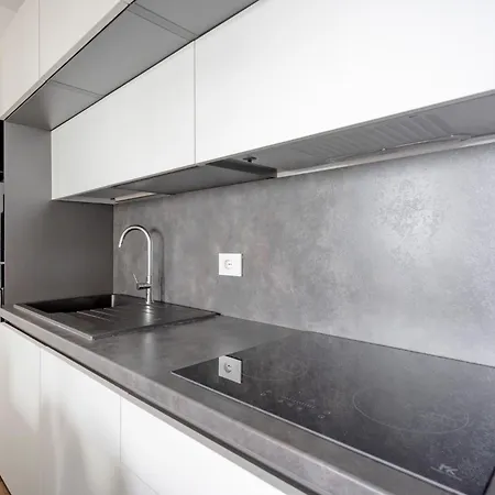 Guesthost - Seaside Apartment Bari