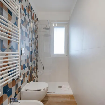 Guesthost - Seaside Бари