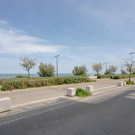 Guesthost - Seaside Appartement Bari